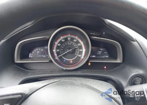 2016 Mazda Mazda3 I Sport z USA, uszkodzony, nr VIN JM1BM1U75G1313799